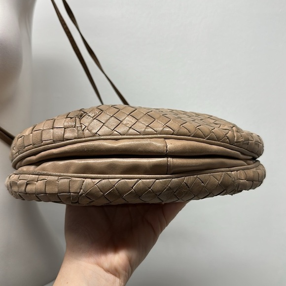 Bottega Veneta Intriciato Leather Dot Shoulder Bag Purse Adjustable Tan Brown - Picture 9 of 16